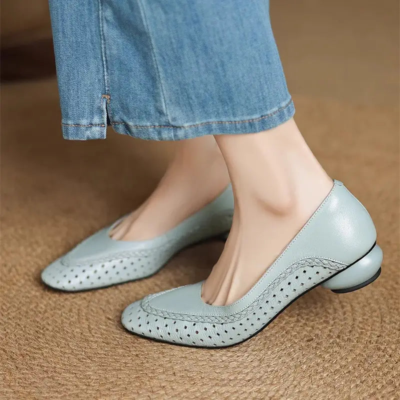 👡 παπούτσια με χοντρά τακούνια και μαλακές σόλες, γαλλικού στιλ, με αέρινα κοψίματα