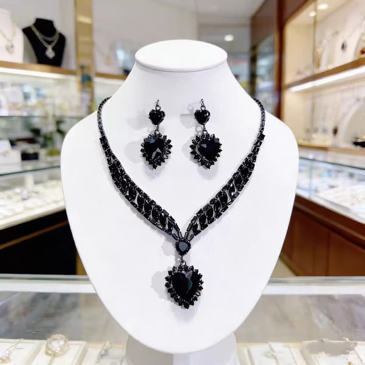 💎 Περιορισμένης διάρκειας έκπτωση 50%! ✨ Σετ κοσμημάτων με αστραφτερή καρδιά: Κολιέ και σκουλαρίκια, κομψό και ελαφρύ 💖
