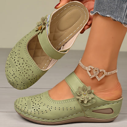 👡 Κομψά καλοκαιρινά τσόκαρα με κοπές λέιζερ και τρισδιάστατα λουλούδια – Μαλακό δέρμα, ελαφριά πλατφόρμα αντικραδασμικής προστασίας, 6 χρώματα, μεγάλα μεγέθη 36-43! 🌸☀️